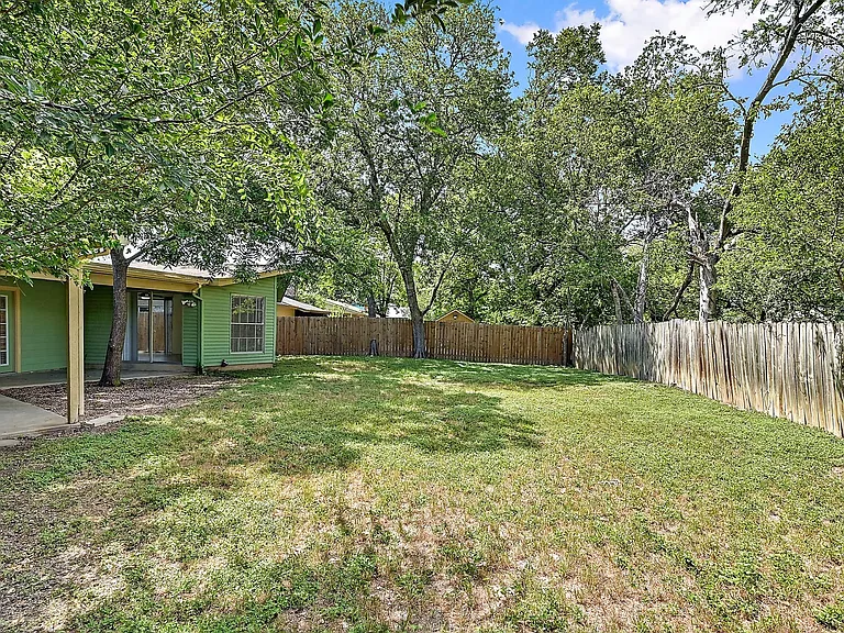 1702 Colony Creek Dr — Photo 28