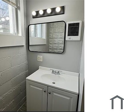 4th image of 1215 Hancock St APT 1