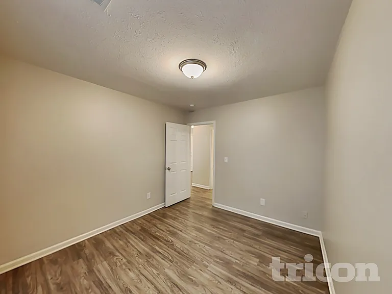 800 Maryfield Dr — Photo 16