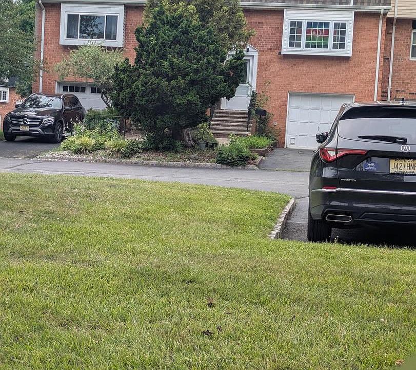 1st image of 30 Catbird Ct