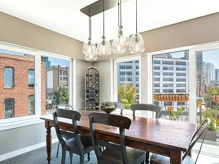 2440 Western Ave #716 — Photo 3