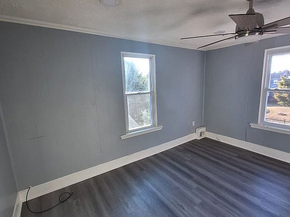 3rd image of 1012 Belmont Ave #A
