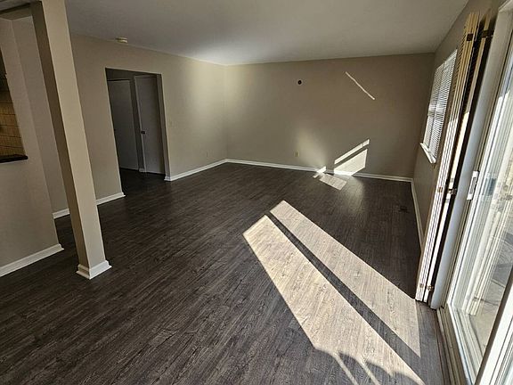 4th image of 967 Kirts Blvd