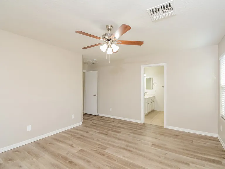 15438 W Mercer Ln — Photo 10