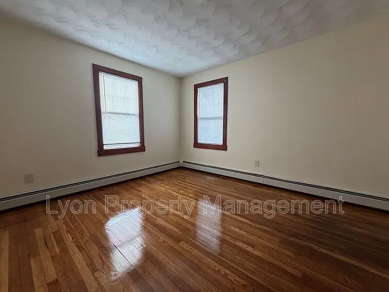 313 High St #2R — Photo 2