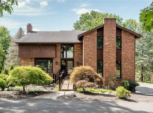 104 Yorktown Rd, Canonsburg, PA 15317