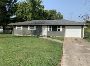 1208 Carolyn Ct, Neosho, MO 64850