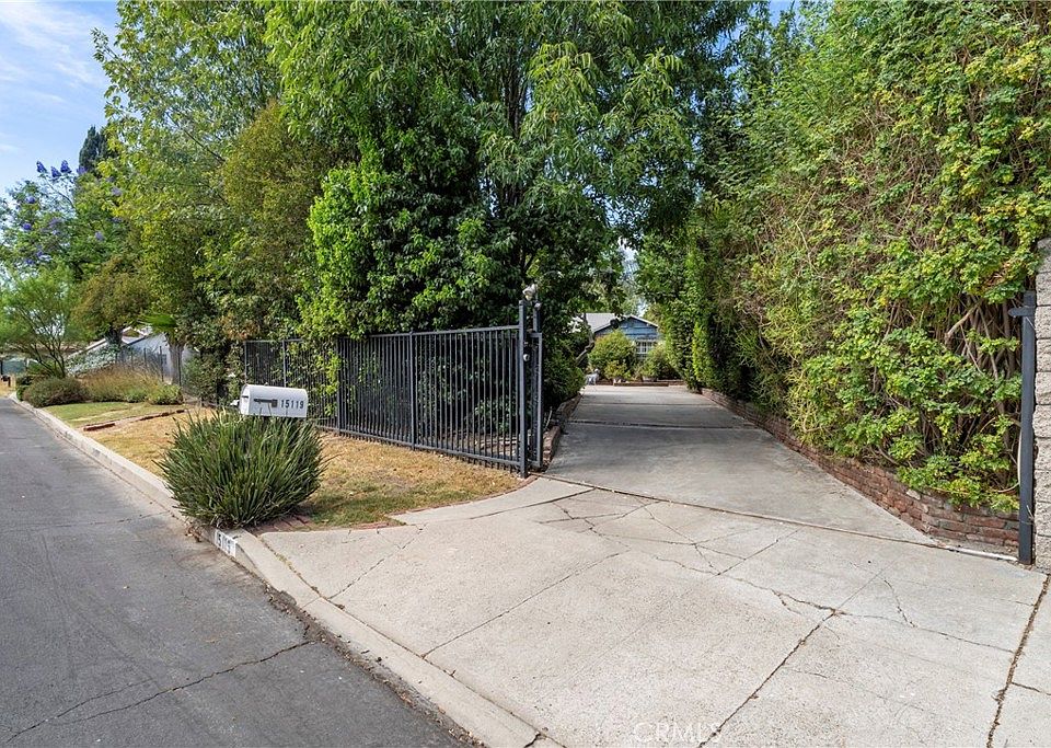1st image of 15119 Valleyheart Dr