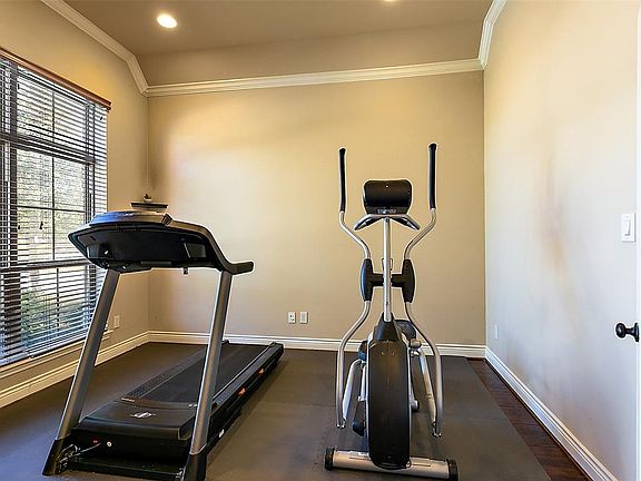 5th image of 19011 Cherry Cove Ln