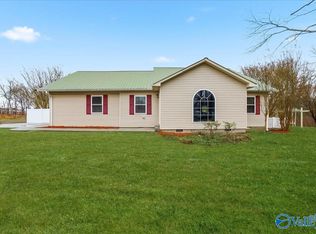 141 Old Silo Rd, Laceys Spring, AL 35754