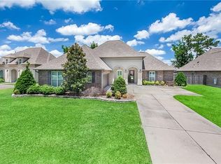 116 Laurel Oaks Rd, Madisonville, LA 70447