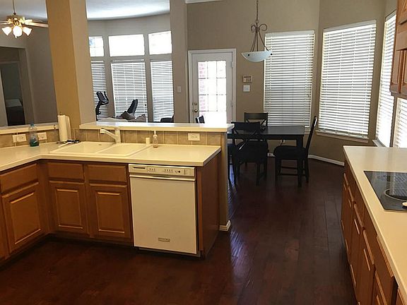 5th image of 2902 Autumn Creek Dr