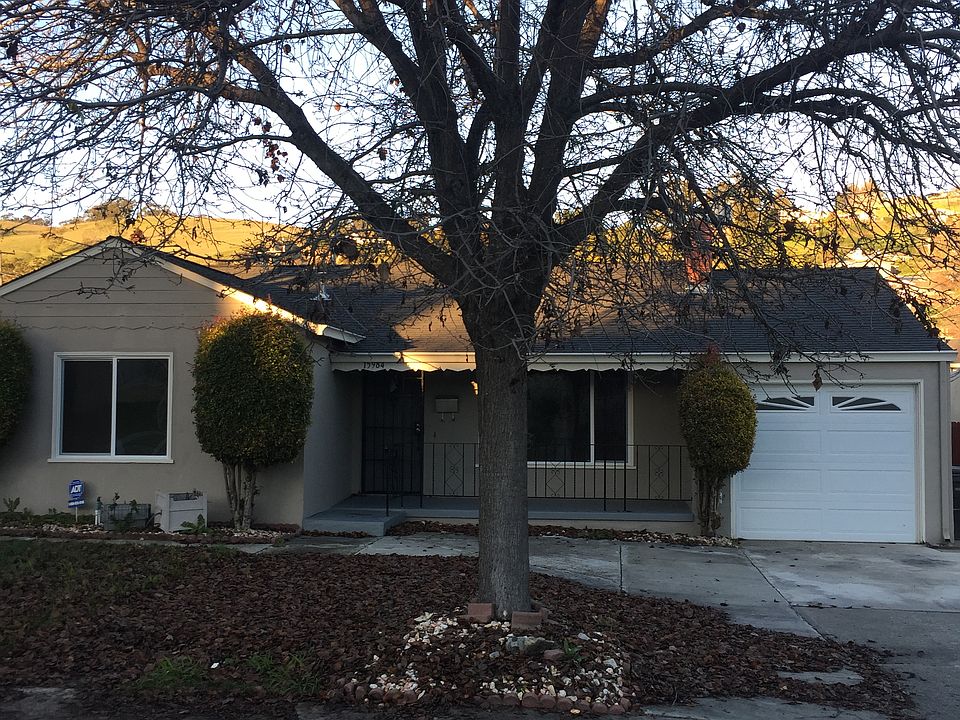 1st image of 15984 Windsor Dr