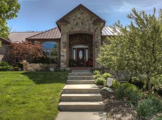 6009 Charlotte Ct, Shawnee, KS 66216