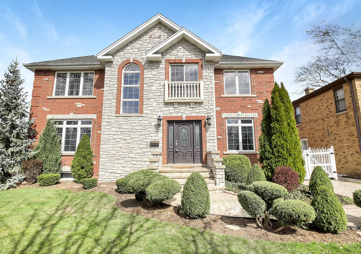 4 bed, 5.0 bath, 3700 sqft, $6,000 — Photo 1