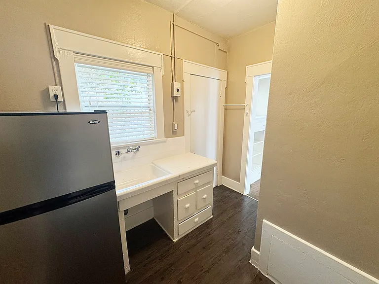 1043 Coronado Ave #8 — Photo 14