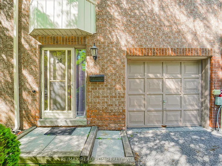 25 Cardwell Ave #24 — Photo 4