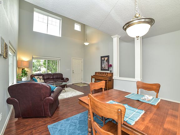 4th image of 18404 SE 42nd Cir