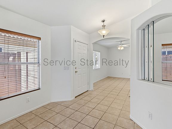 3rd image of 3039 E Hononegh Dr