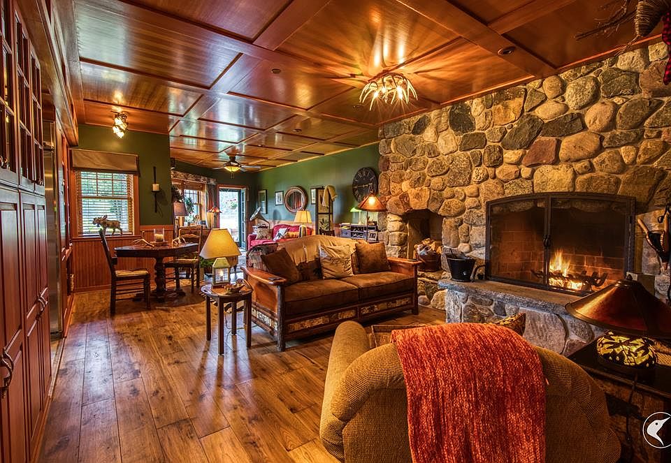 1st image of 2221 Saranac Ave #1