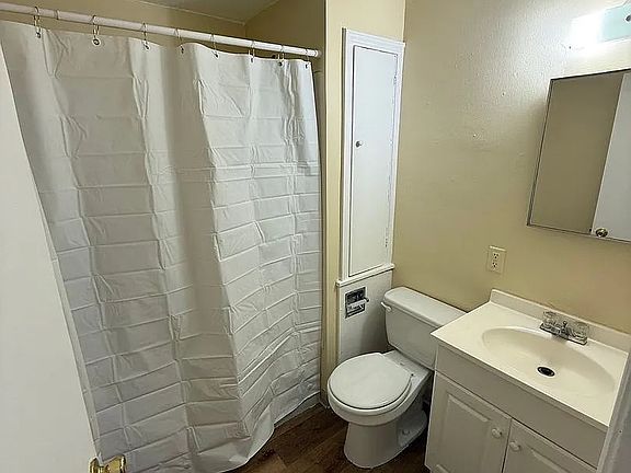 3rd image of 807 E 34th St #12