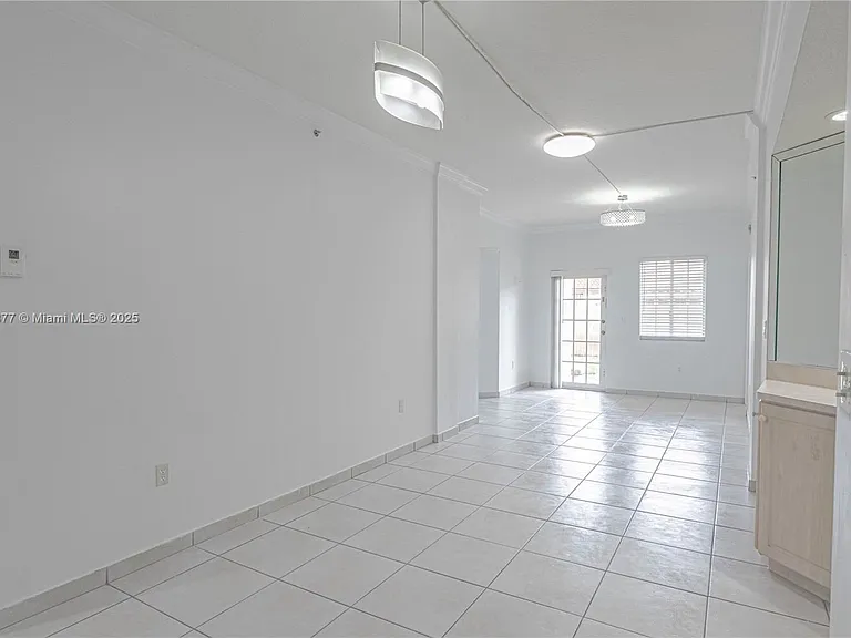 17405 NW 75th Pl — Photo 1