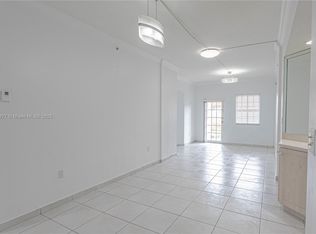 17405 NW 75th Pl, Hialeah, FL 33015