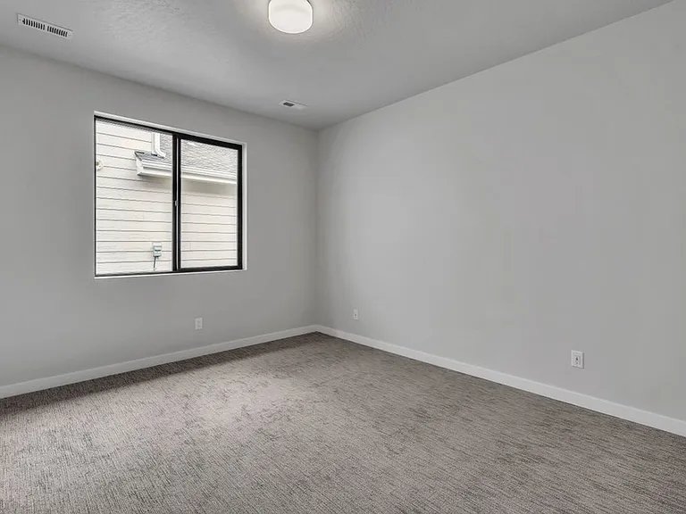 2919 N Phoenix Ln — Photo 15