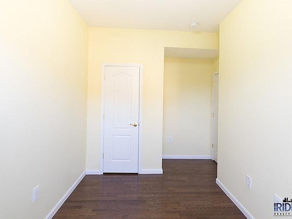 4th image of 74 Lenox Ave APT 401