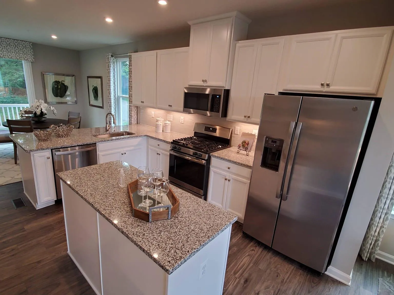 3 bed, 3.5 bath, 1945 sqft, $3,150 — Photo 3