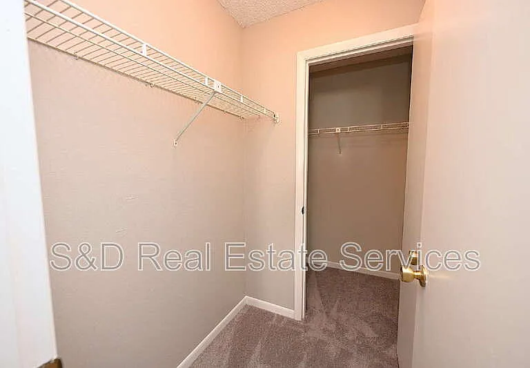 1808 Village Ct — Photo 34