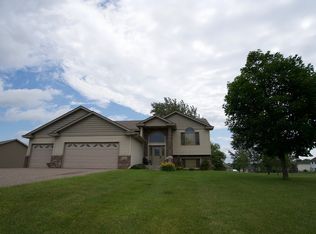 24589 140th St NW, Zimmerman, MN 55398
