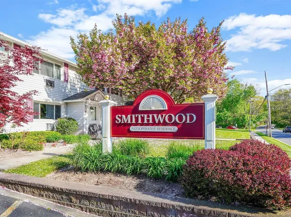 211 Terry Road #15B, Smithtown, NY 11787