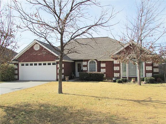 4th image of 1585 Glenwood Dr