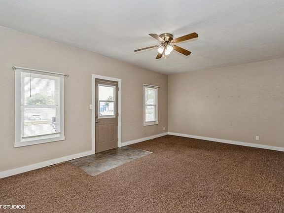 3rd image of 514 N Avenue D