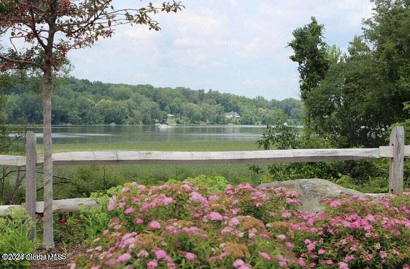 4th image of 22 Harbor Lane