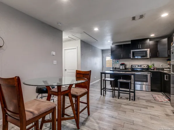 5323 War Cloud Dr, San Antonio, TX 78242