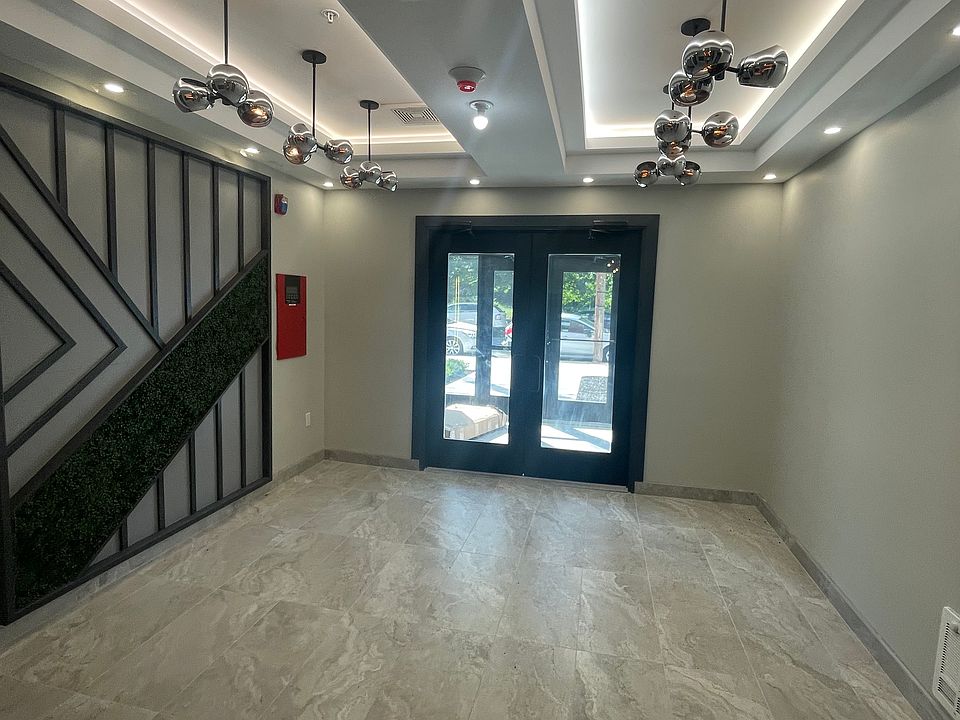 1st image of 124 Ellis Ave Floor 2
