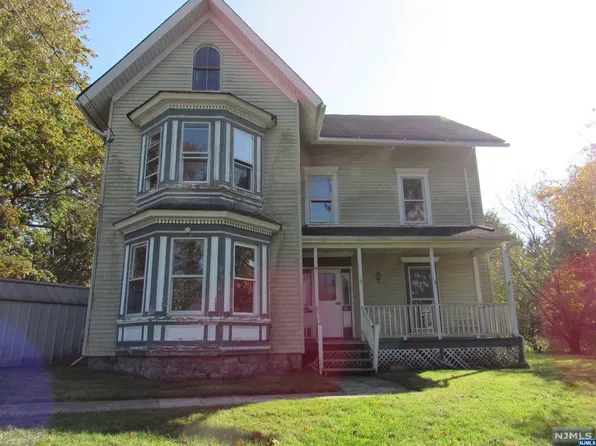 13 Prince St, Hamburg, NJ 07419