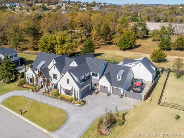 3307 W 68th St, Tulsa, OK 74132