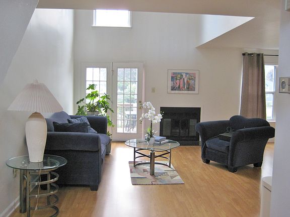 4th image of 97 Giordano Dr