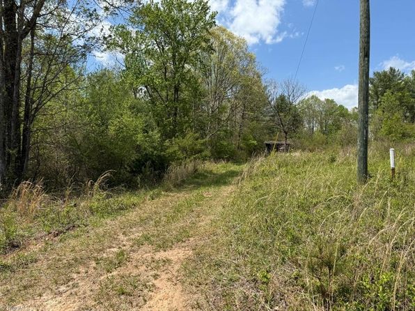 120 Billings Hill Church Rd, Traphill, NC 28685