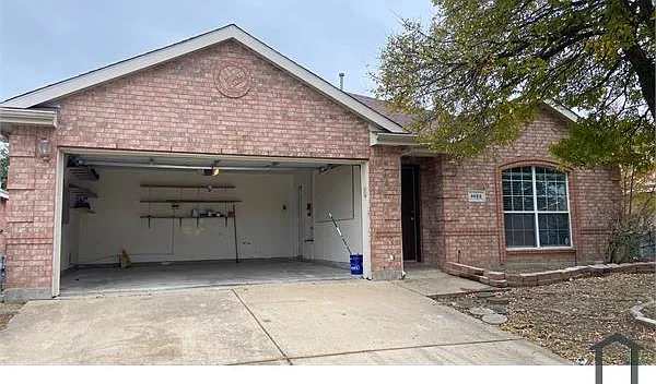 4 bed, 1953 sqft, $2,695 — Photo 3