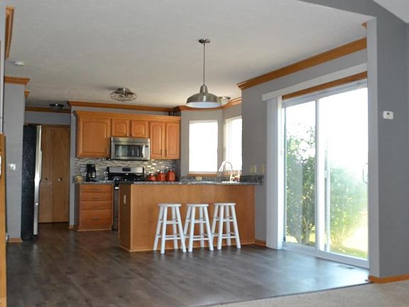 5th image of 978 Chadwick Ln