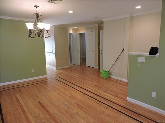 4th image of 416 Columbus Ave