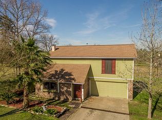 206 Raven Wood St, Huntsville, TX 77320