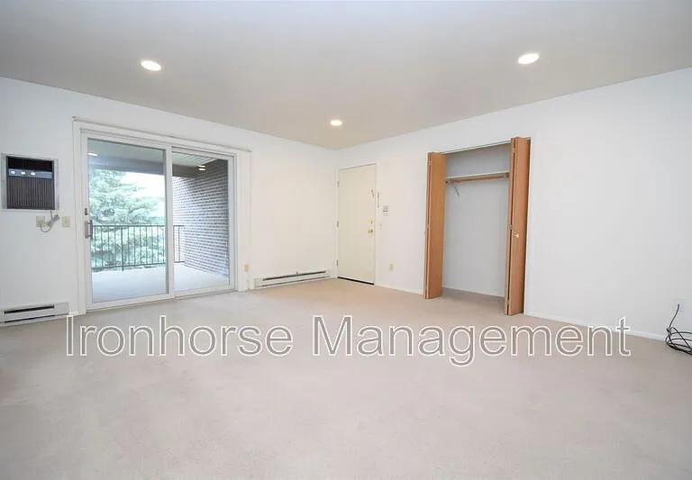 813 W Villard St #76 — Photo 5