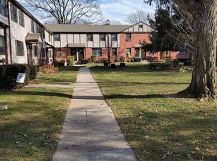 166 Newman St #203Q, Metuchen, NJ 08840