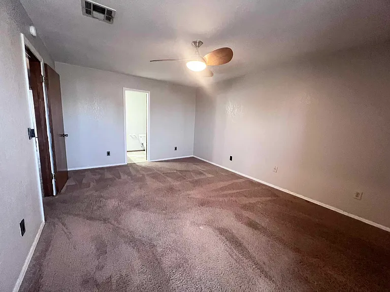 2105 NW 118th Ter — Photo 9