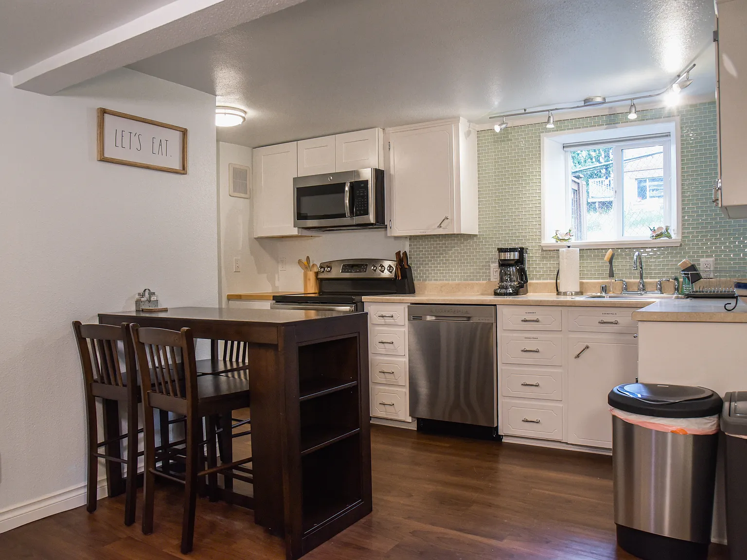 1 bed, 1.0 bath, 800 sqft, $2,200 — Photo 3